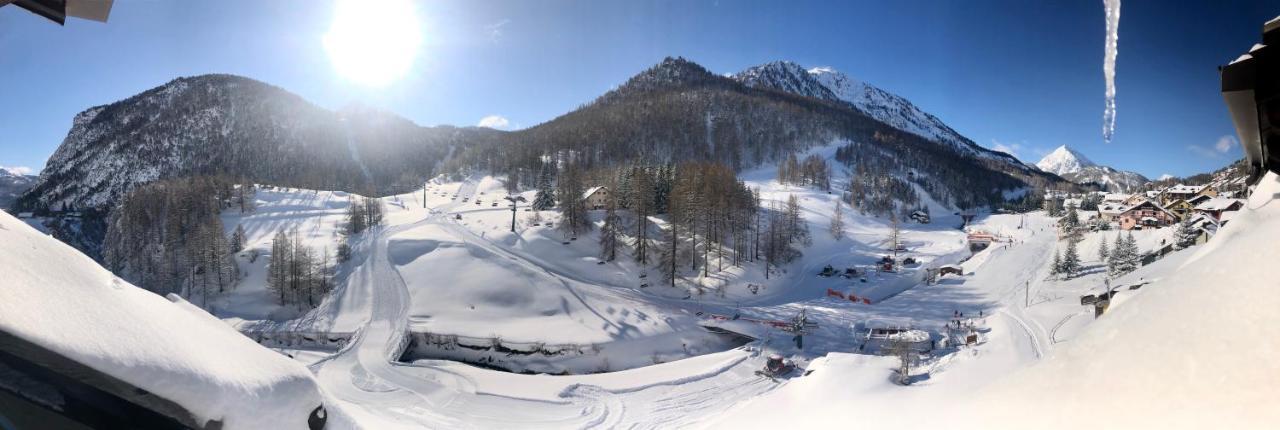 Hotel Piccolo Chalet Claviere Exterior foto