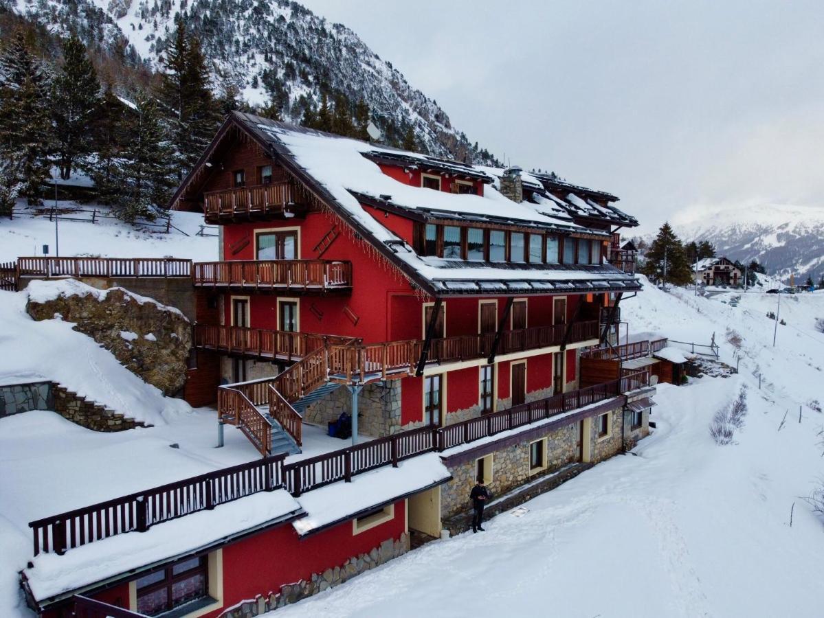 Hotel Piccolo Chalet Claviere Exterior foto
