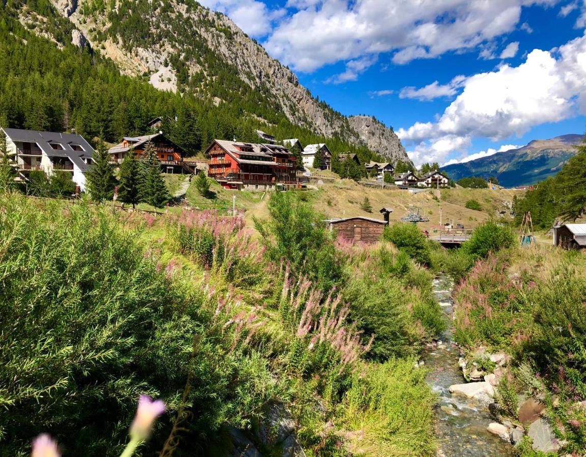 Hotel Piccolo Chalet Claviere Exterior foto