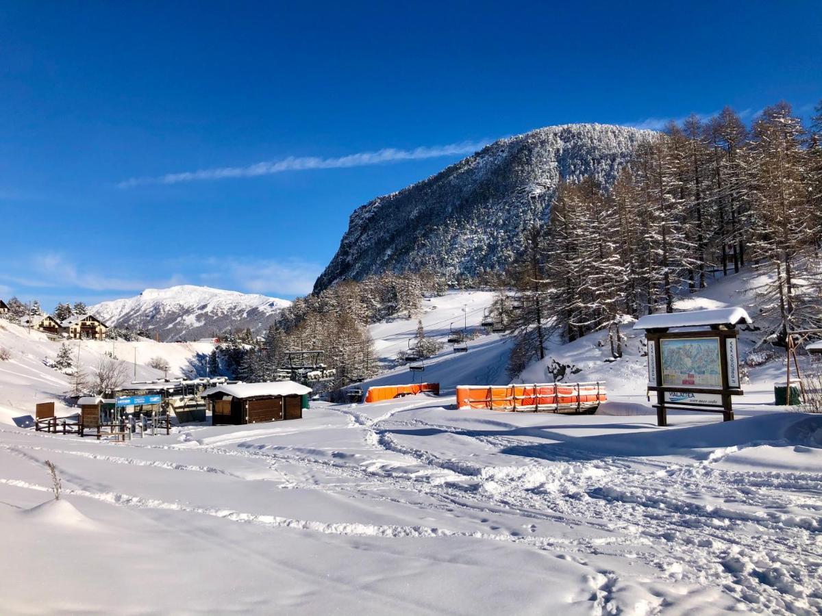 Hotel Piccolo Chalet Claviere Exterior foto