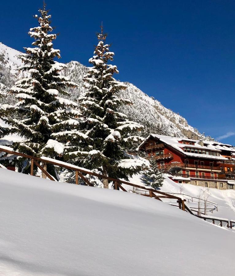 Hotel Piccolo Chalet Claviere Exterior foto