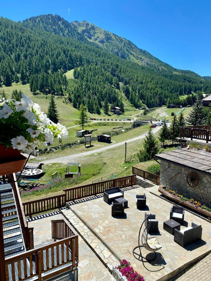 Hotel Piccolo Chalet Claviere Exterior foto