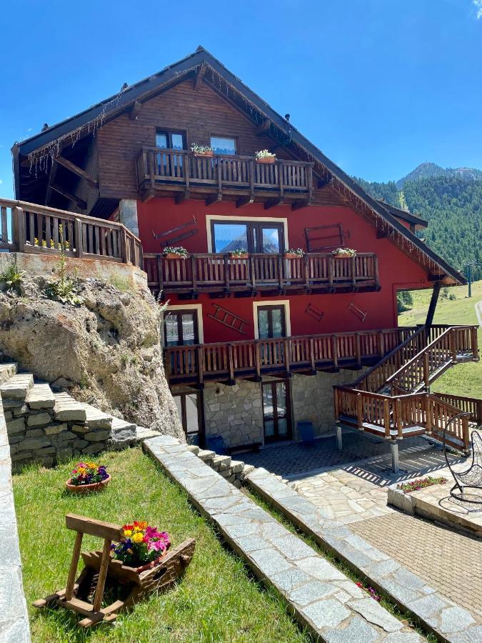 Hotel Piccolo Chalet Claviere Exterior foto