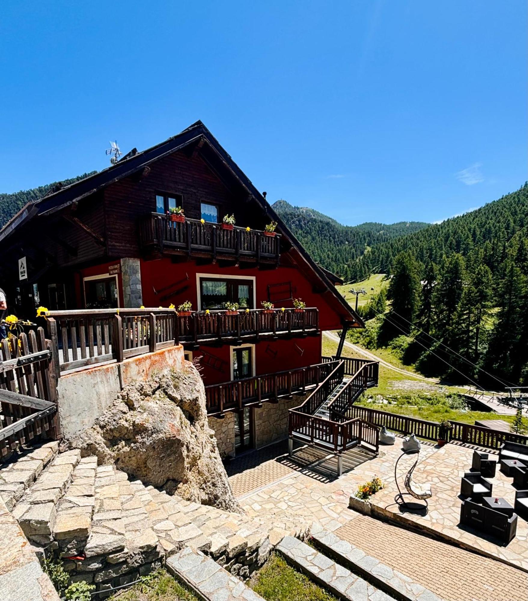 Hotel Piccolo Chalet Claviere Exterior foto