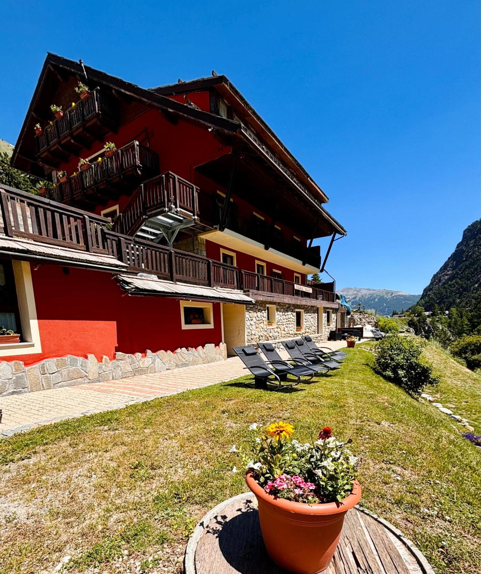 Hotel Piccolo Chalet Claviere Exterior foto