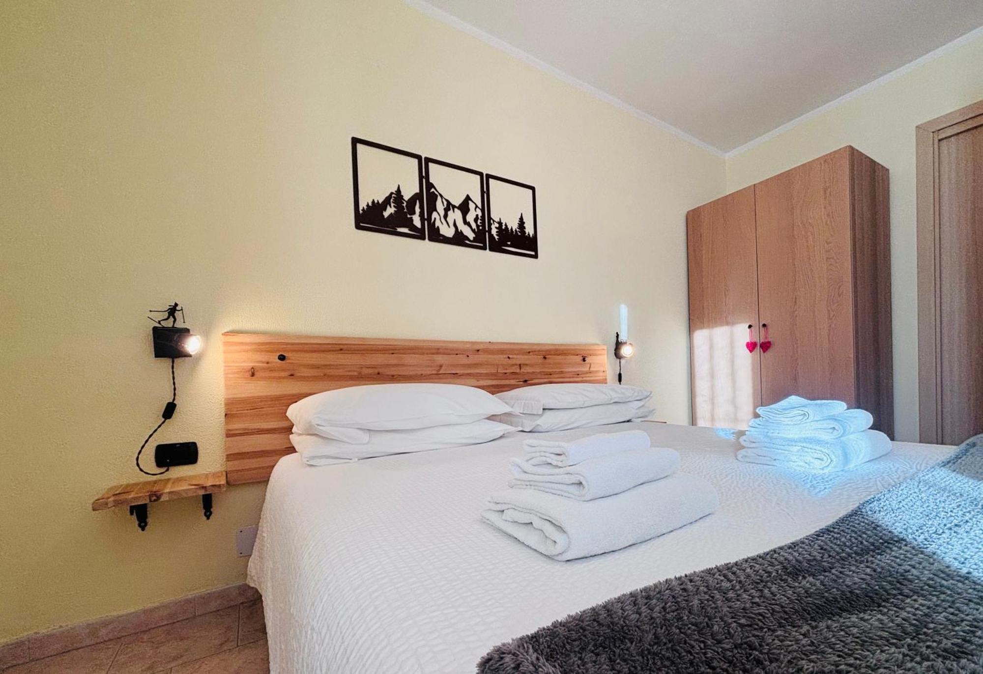 Hotel Piccolo Chalet Claviere Exterior foto